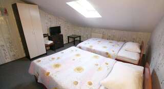 Гостиница Мега Лайт Екатеринбург Бюджетный двухместный номер с 2 отдельными кроватями-18